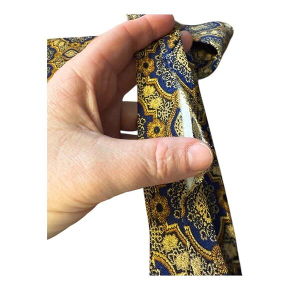Valentino Men's Silk Tie Cravatte Collection Classic - Picture 7 of 8